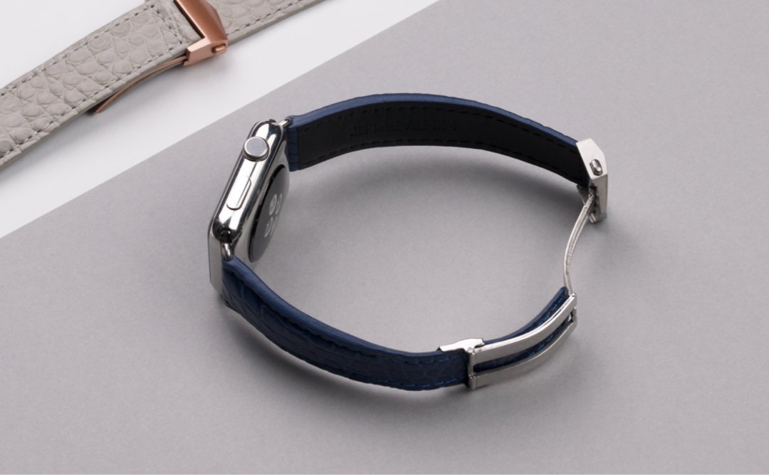 Adjusting your Leather Apple Watch Band