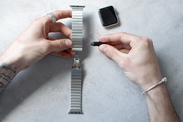 MINTAPPLE Link Bracelet Apple Watch Band Adjustment tutorial