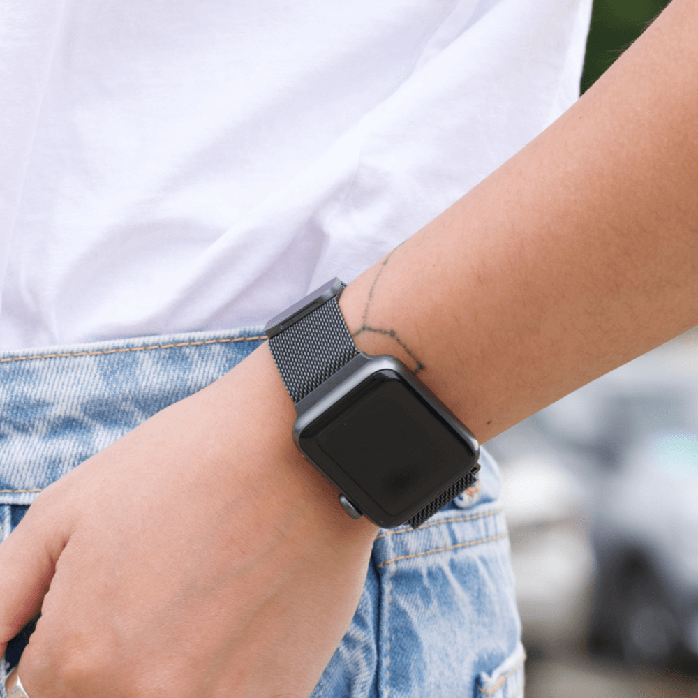 Space black stainless steel case 2025 with space black milanese loop