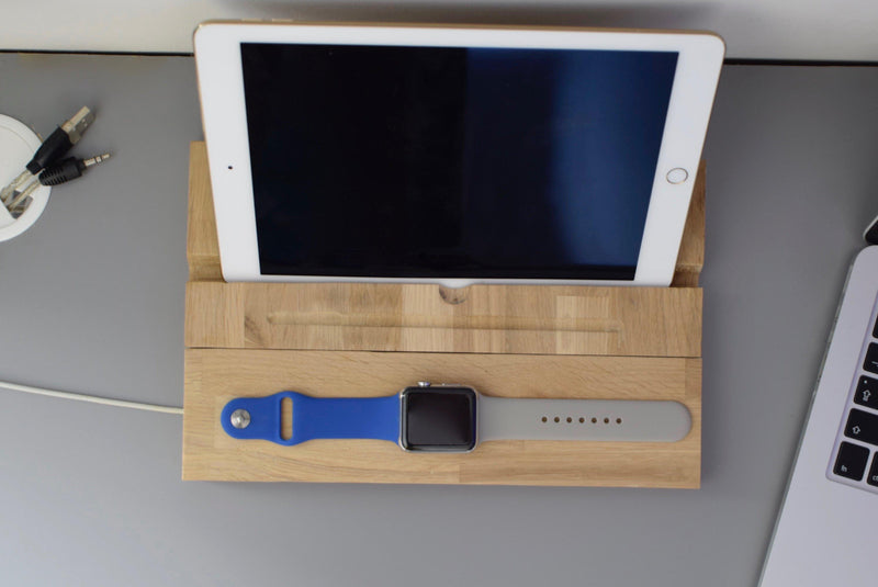 Apple iPad ' Classic ' Stand / Dock - Oak - Mintapple